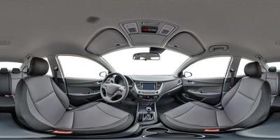 360 hoek panoramisch uitzicht in lederen interieur van prestigieuze moderne auto. volledig 360 bij 180 graden naadloos equirectangular equidistant bolvormig panorama. vr ar inhoud foto