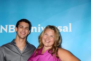 los angeles, 25 juli - michael weismann, lily mae harrington arriveert bij de nbc universal cable tca zomer 2012 perstour in het beverly hilton hotel op 25 juli 2012 in beverly hills, ca foto