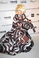 los angeles, 24 februari - lady bunny arriveert bij de elton john aids foundation 21st academy awards kijkfeest in het west hollywood park op 24 februari 2013 in west hollywood, ca foto