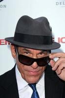 los angeles, 22 april - robert davi arriveert bij de ijsman-première in de arclight hollywood-theaters op 22 april 2013 in los angeles, ca foto