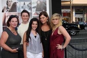 los angeles, 20 aug - marcia gay harden bij de if I stay première in tcl chinese theater op 20 augustus 2014 in los angeles, ca foto