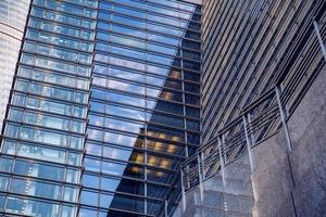 moderne wolkenkrabber kantoor, corporate gebouw abstract foto