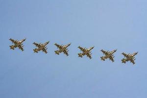 Moskou, Rusland - 04 mei 2018 Russische luchtmacht su-25 vliegtuigen tijdens de repetitie van de parade van de overwinningsdag foto