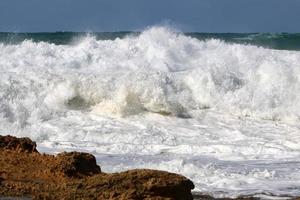 kust van de Middellandse Zee in het noorden van de staat Israël. foto