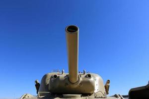 13 februari 2019 Jeruzalem. Oude tank in het Israëlische militaire museum. foto