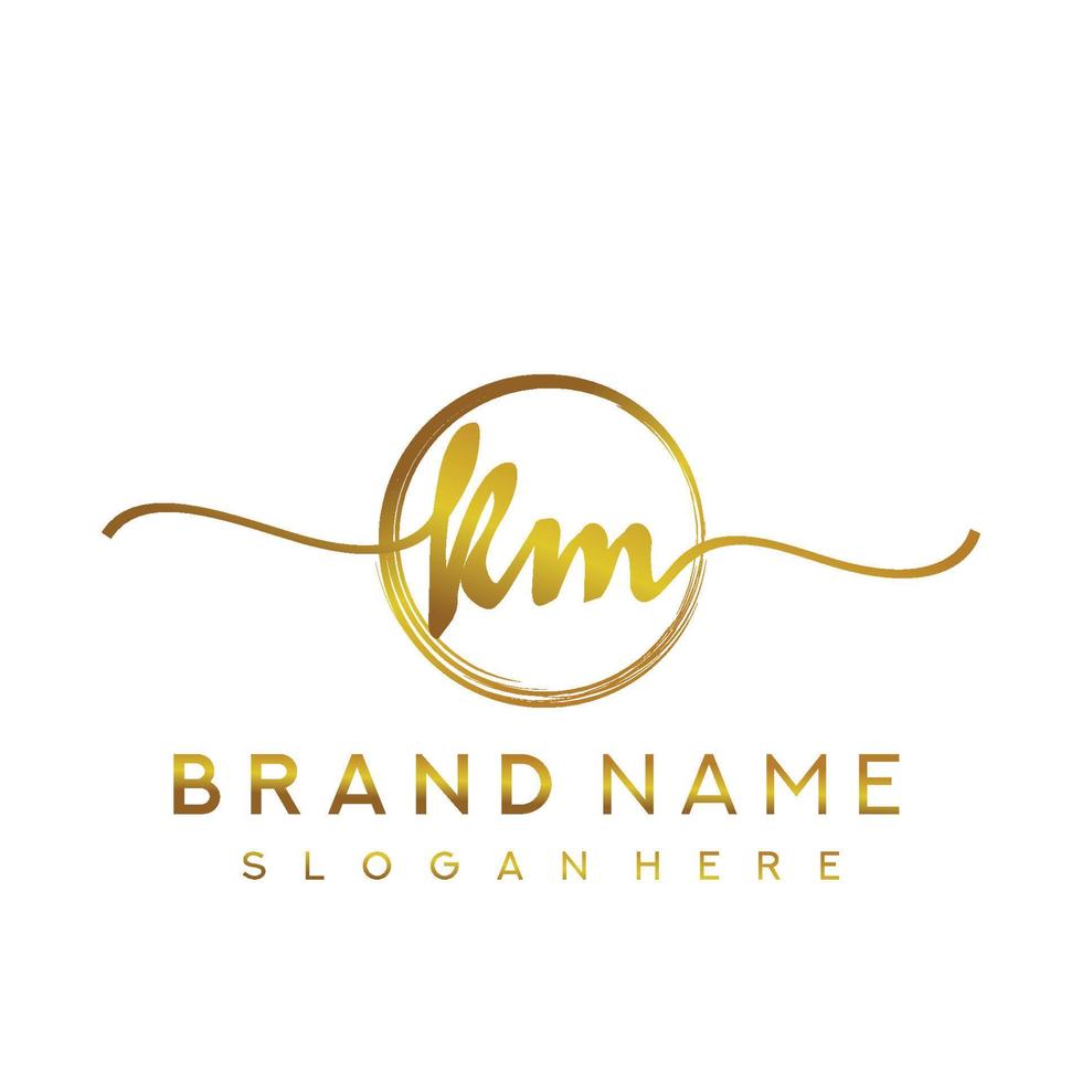 eerste km schoonheid monogram en elegant logo ontwerp, handschrift logo van eerste handtekening, bruiloft, mode, bloemen en botanisch met creatief sjabloon. vector