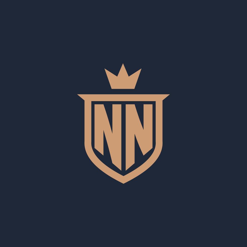 nn monogram eerste logo met schild en kroon stijl vector