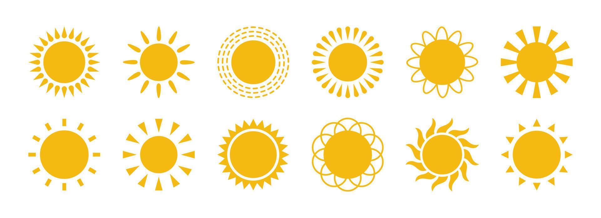geel vlak zon met stralen pictogrammen in divers ontwerp. zon silhouet pictogrammen. grafisch weer tekens. symbool van warmte, warm en klimaat. vector illustraties reeks geïsoleerd Aan wit achtergrond