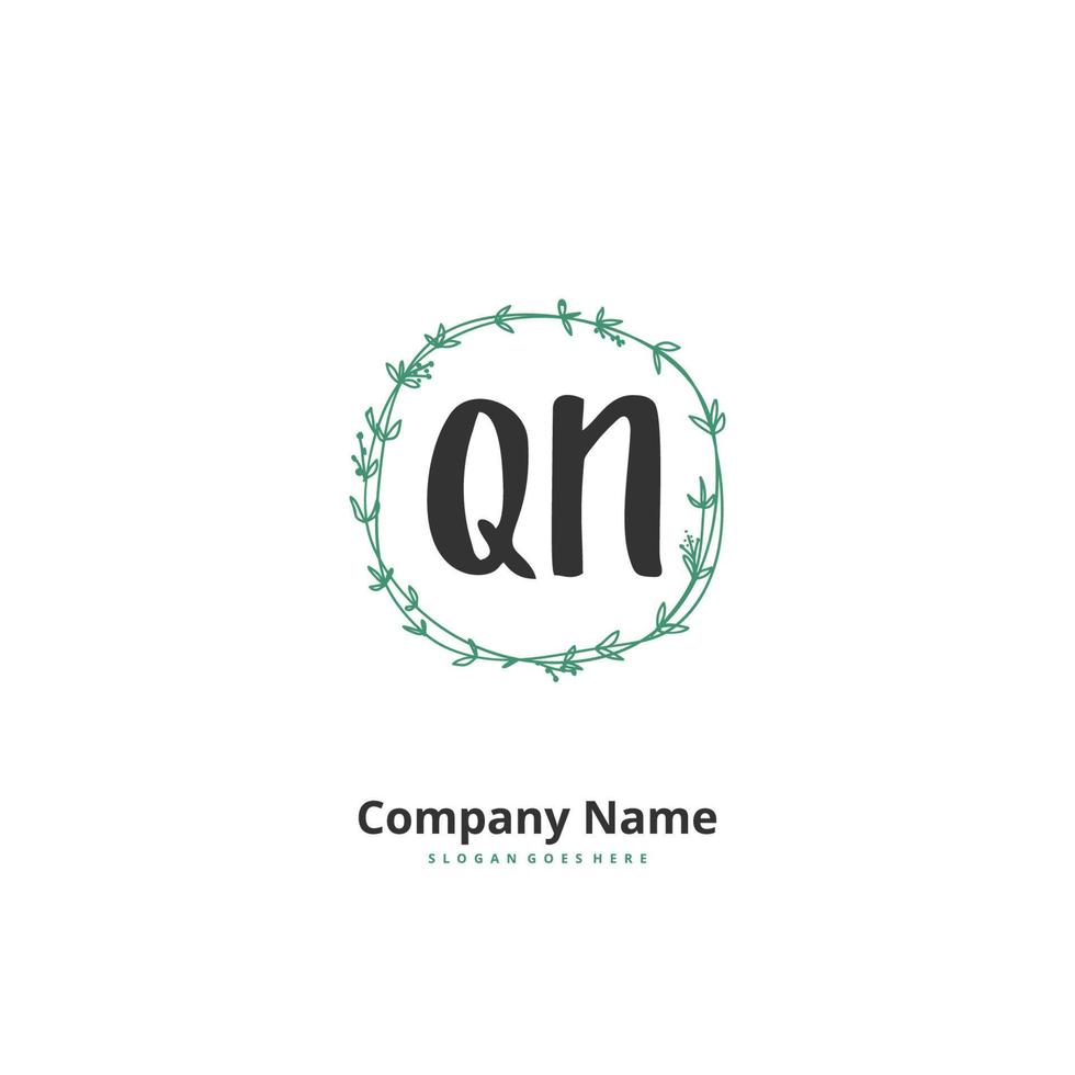 qn eerste handschrift en handtekening logo ontwerp met cirkel. mooi ontwerp handgeschreven logo voor mode, team, bruiloft, luxe logo. vector