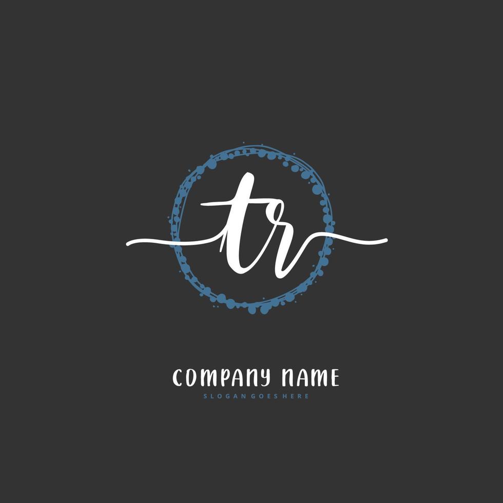 tr eerste handschrift en handtekening logo ontwerp met cirkel. mooi ontwerp handgeschreven logo voor mode, team, bruiloft, luxe logo. vector