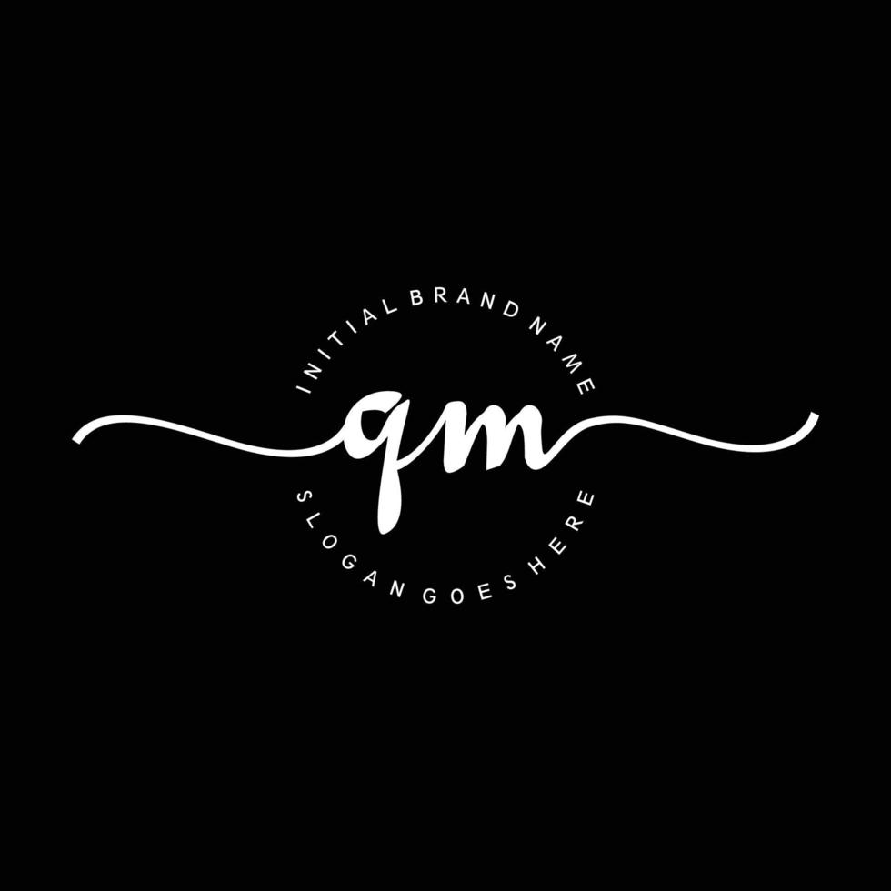 eerste qm handschrift logo sjabloon vector