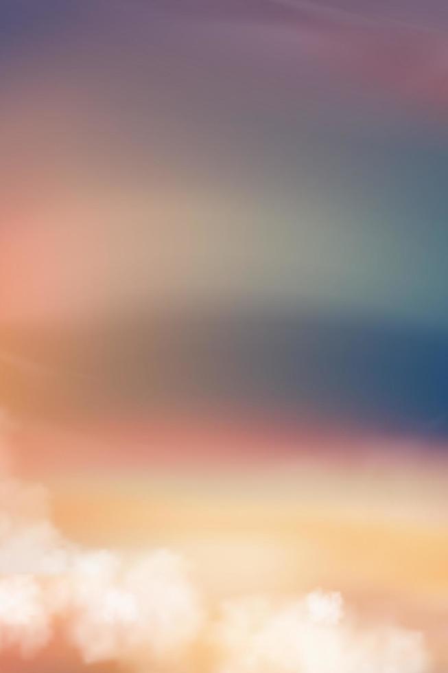 zonsondergang in de avond met oranje, gele, roze en blauwe lucht, verticale dramatische landschapszonsopgang in de ochtend, vector schemering hemel, schemering banner van zonlicht reflectie door de zee voor vier seizoenen achtergrond