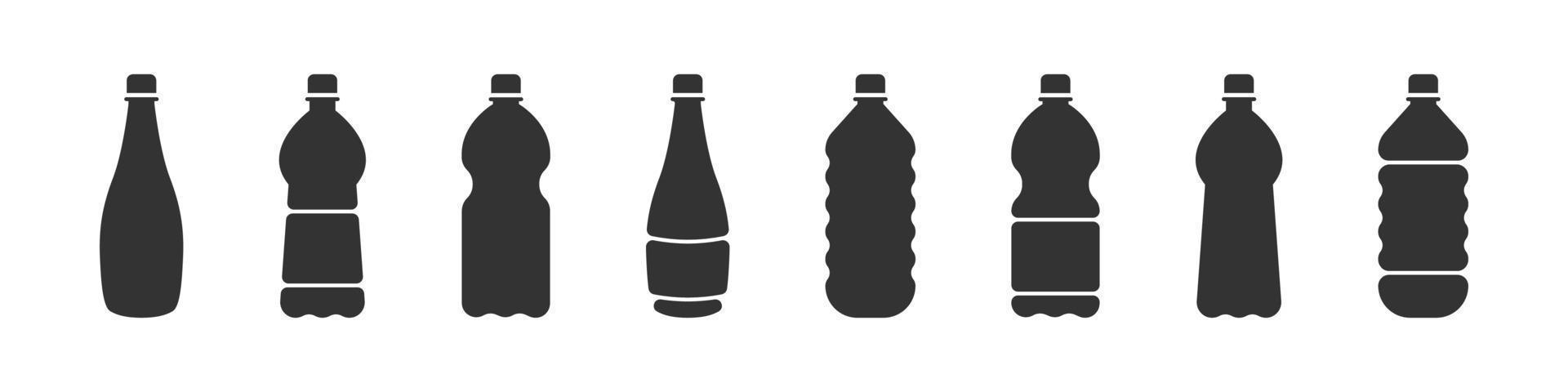 flessen. plastic fles verzameling. vlak vector vloeistof flessen pictogrammen. vector illustratie