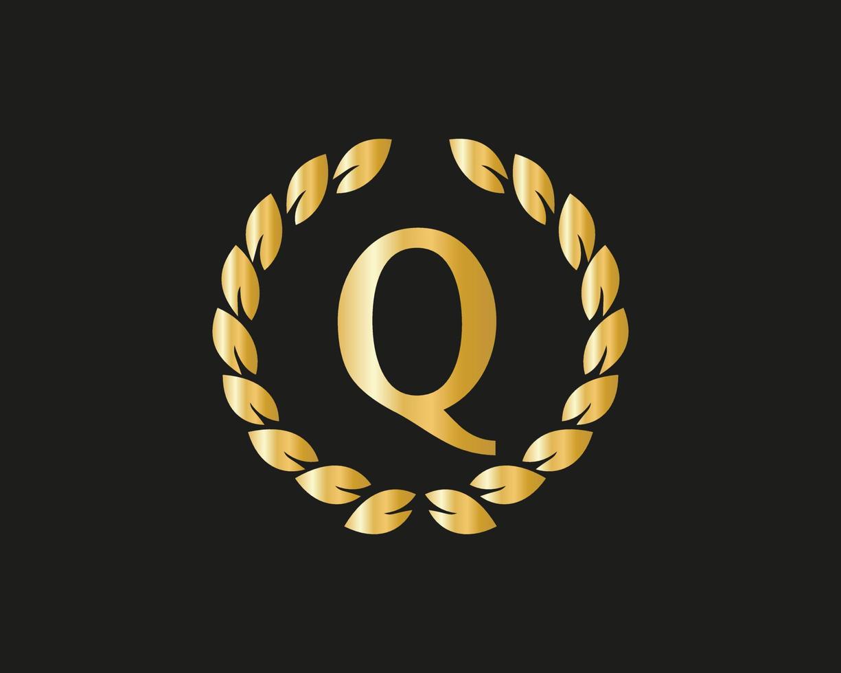 brief q luxe logo sjabloon in vector voor restaurant, royalty, boetiek, cafe, hotel, heraldisch, sieraden en mode identiteit