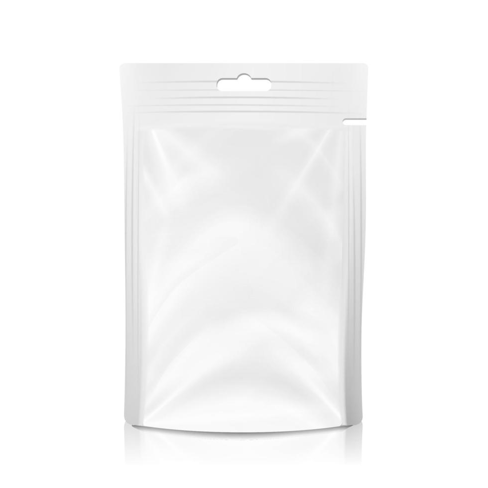 wit blanco plastic zak- zak vector. realistisch bespotten omhoog sjabloon van plastic folie voedsel of drinken doypack tas. schoon hangen sleuf. inpakken ontwerp sjabloon. geïsoleerd illustratie vector