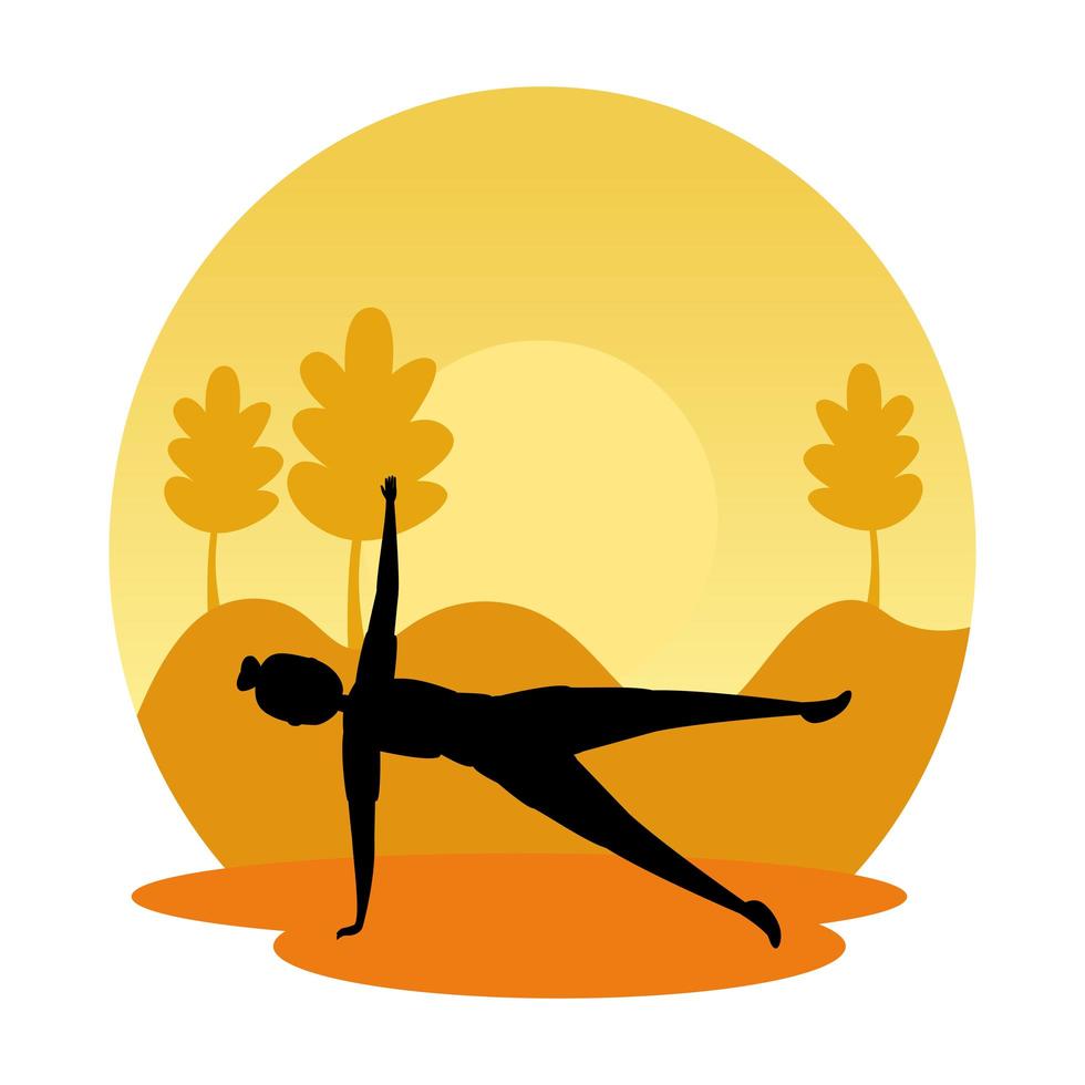 silhouet van vrouw die pilates op de scène van de landschapszonsondergang oefent vector