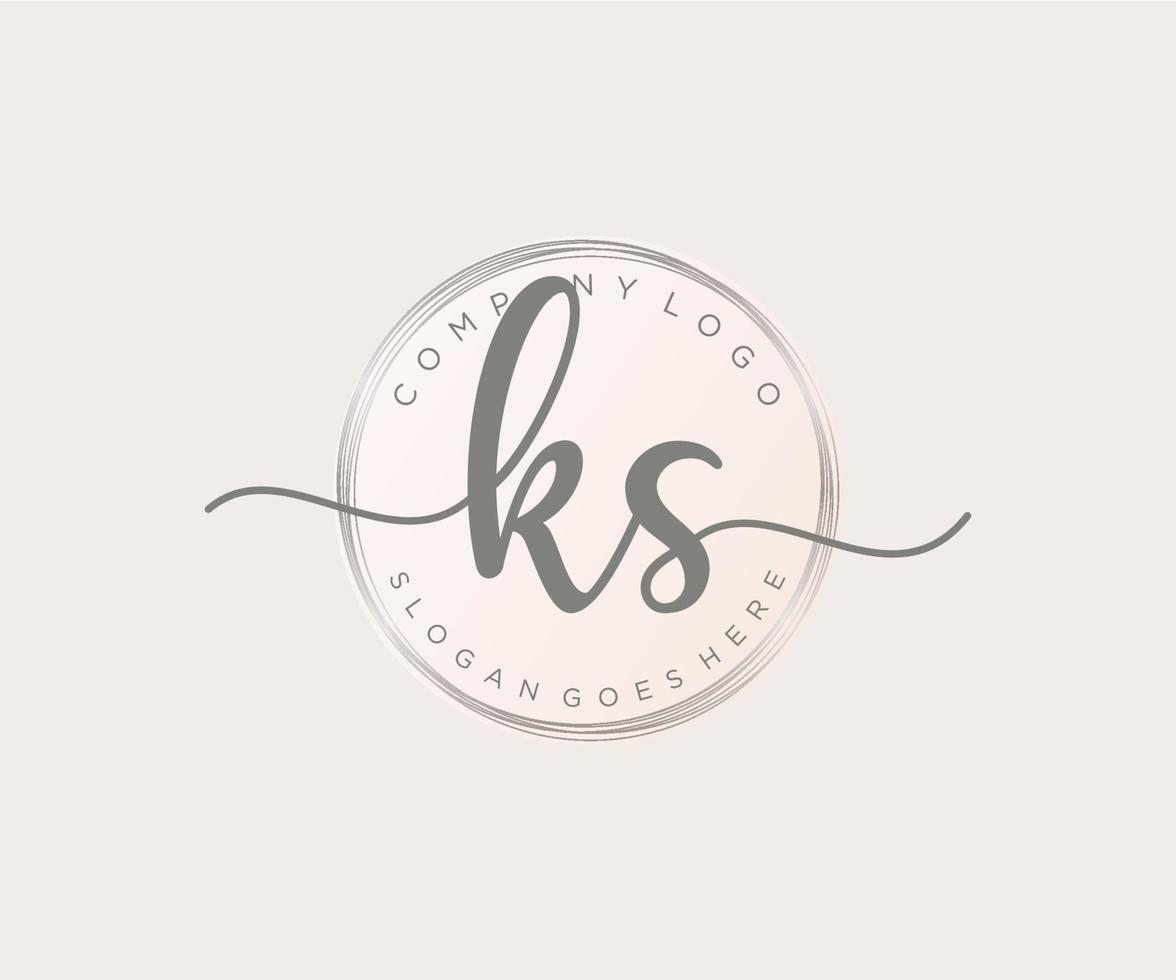 eerste ks vrouwelijk logo. bruikbaar voor natuur, salon, spa, kunstmatig en schoonheid logo's. vlak vector logo ontwerp sjabloon element.