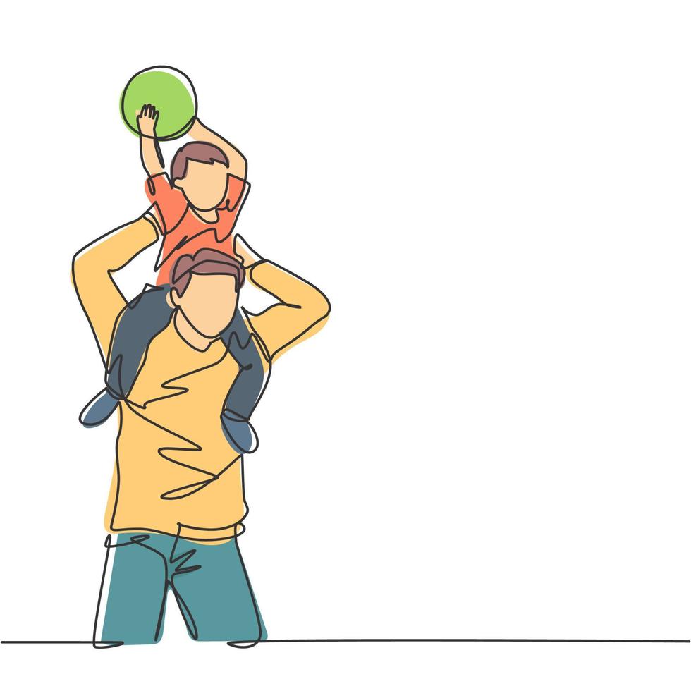een lijntekening van een jonge gelukkige vader die zijn zoon op de schouder tilt en samen een bal speelt in het buitenpark. ouderschap familie concept. ononderbroken lijn grafisch tekenen ontwerp vectorillustratie vector