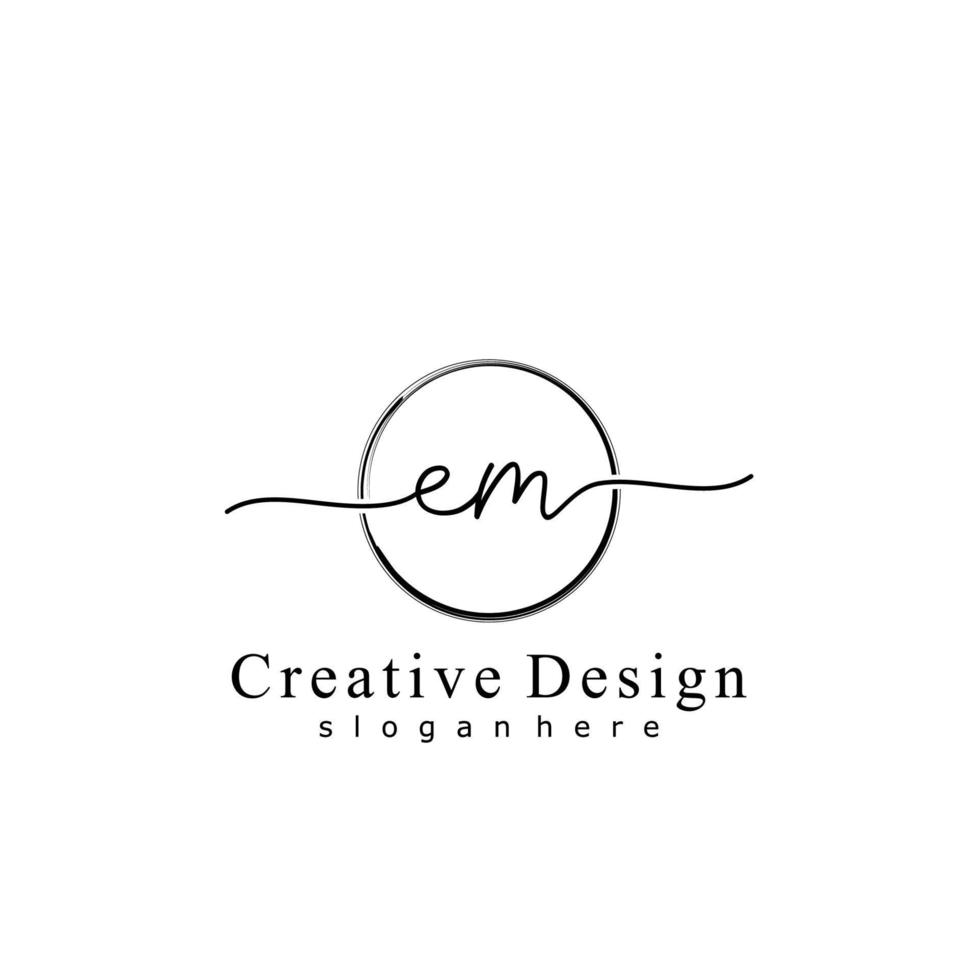 eerste em handschrift logo met cirkel hand- getrokken sjabloon vector