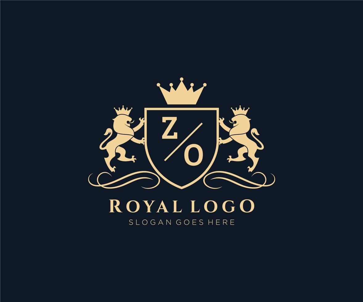 eerste zo brief leeuw Koninklijk luxe heraldisch, wapen logo sjabloon in vector kunst voor restaurant, royalty, boetiek, cafe, hotel, heraldisch, sieraden, mode en andere vector illustratie.