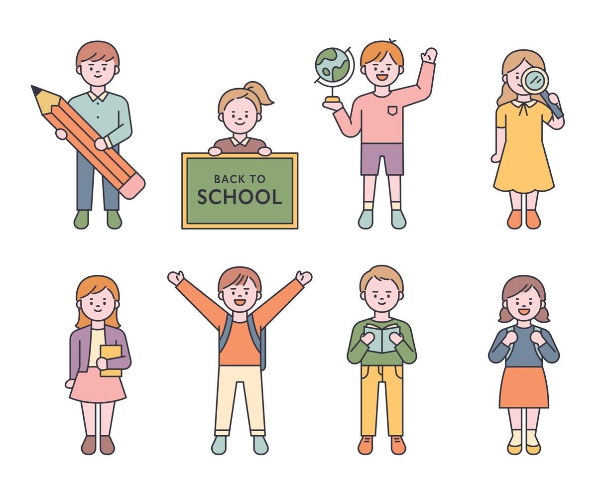 een verzameling kleine en jonge basisschoolpersonages. kinderen staan met verschillende voorwerpen in hun handen. platte ontwerpstijl minimale vectorillustratie. vector