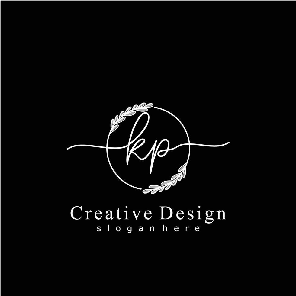 eerste kp schoonheid monogram en elegant logo ontwerp, handschrift logo van eerste handtekening, bruiloft, mode, bloemen en botanisch logo concept ontwerp. vector