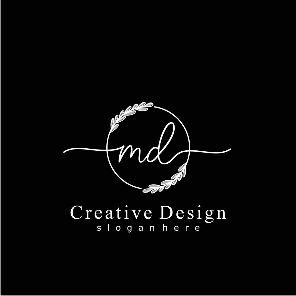 eerste md schoonheid monogram en elegant logo ontwerp, handschrift logo van eerste handtekening, bruiloft, mode, bloemen en botanisch logo concept ontwerp. vector