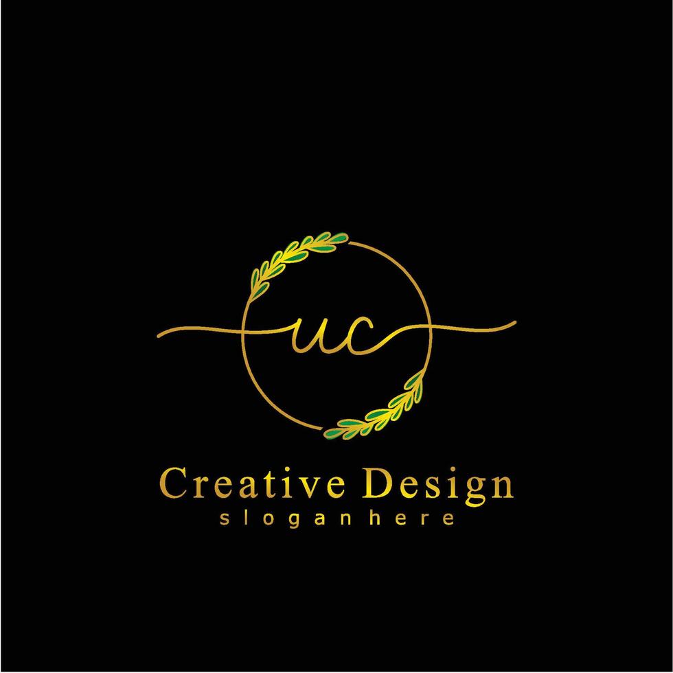 eerste uc schoonheid monogram en elegant logo ontwerp, handschrift logo van eerste handtekening, bruiloft, mode, bloemen en botanisch logo concept ontwerp. vector