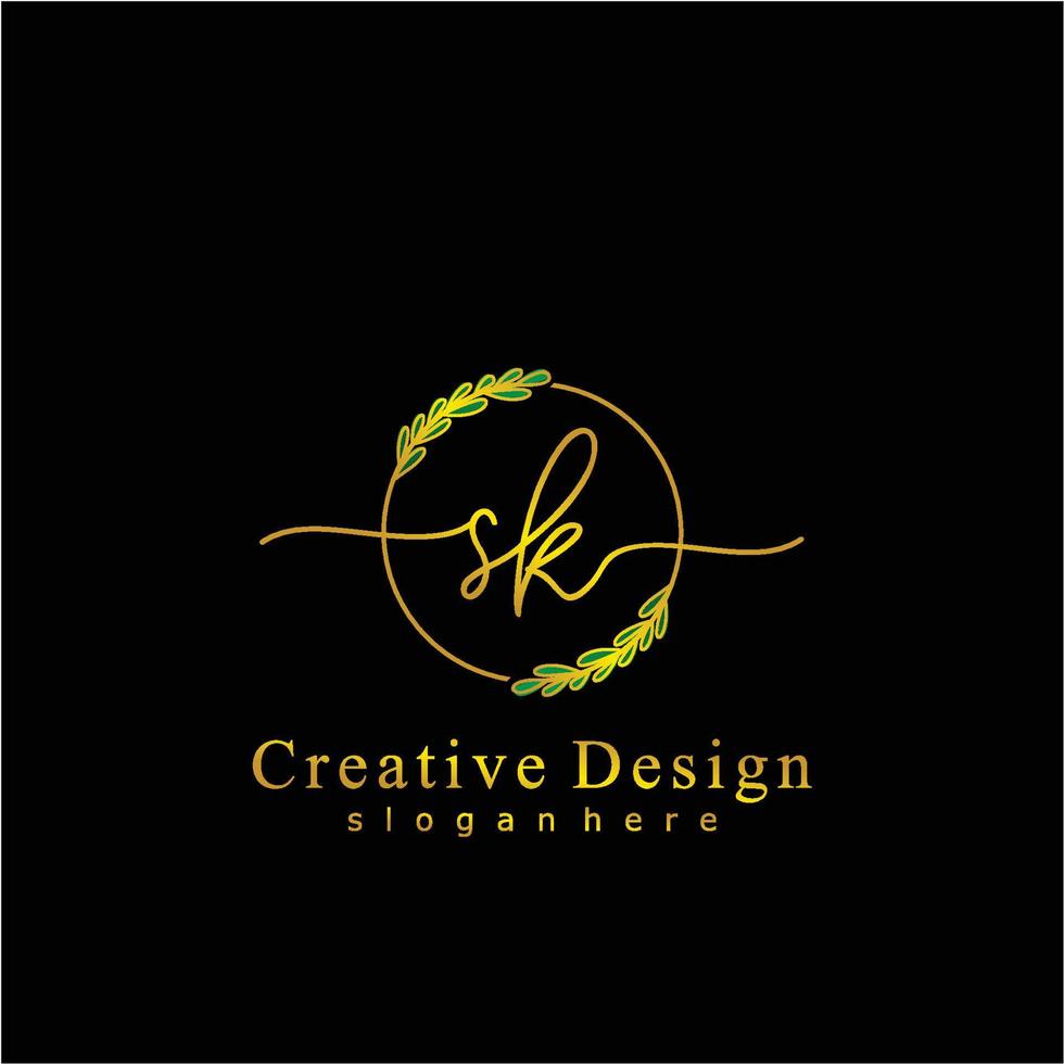 eerste sk schoonheid monogram en elegant logo ontwerp, handschrift logo van eerste handtekening, bruiloft, mode, bloemen en botanisch logo concept ontwerp. vector