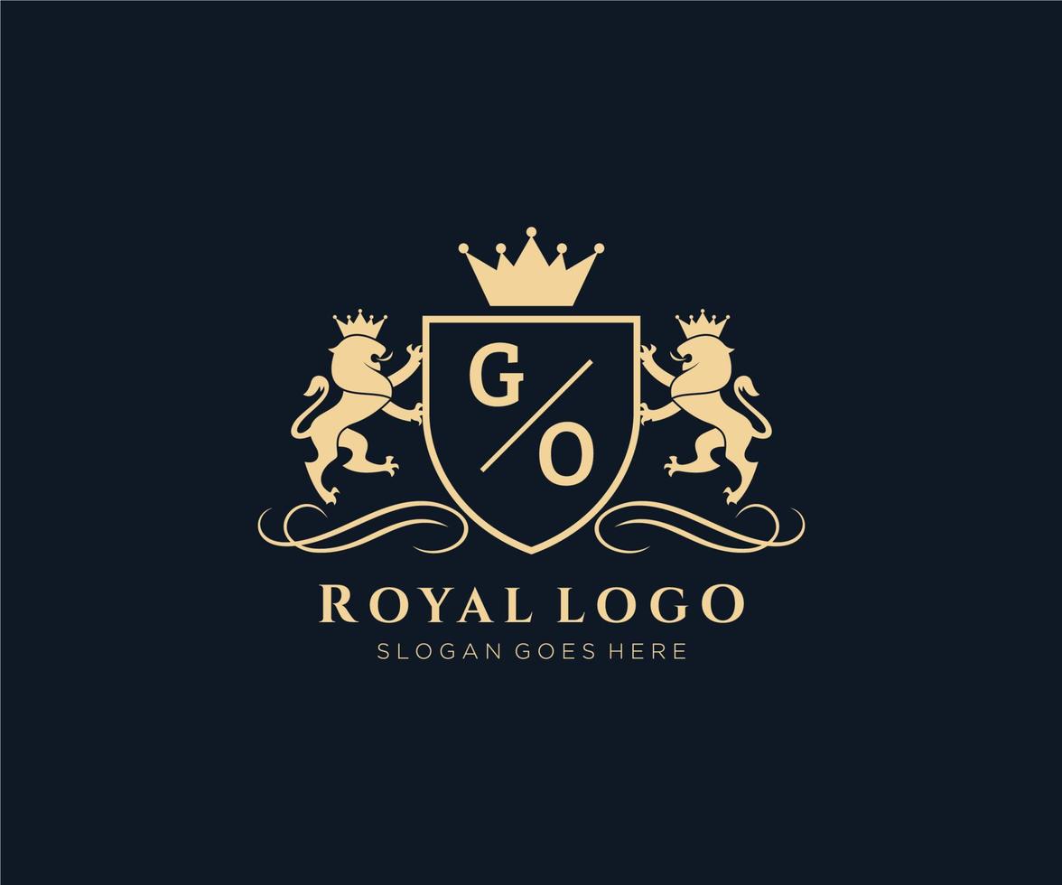 eerste Gaan brief leeuw Koninklijk luxe heraldisch, wapen logo sjabloon in vector kunst voor restaurant, royalty, boetiek, cafe, hotel, heraldisch, sieraden, mode en andere vector illustratie.