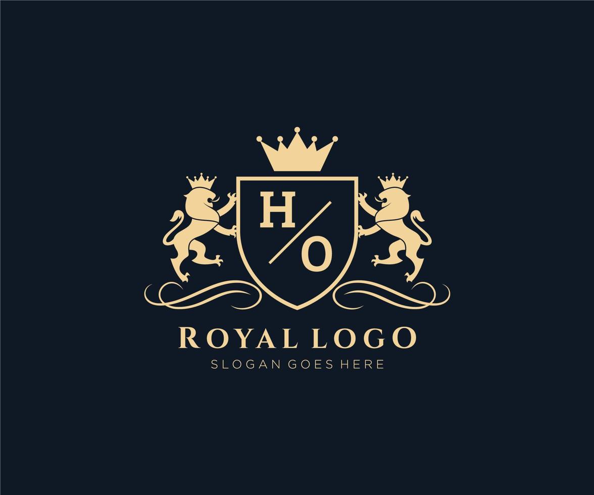 eerste ho brief leeuw Koninklijk luxe heraldisch, wapen logo sjabloon in vector kunst voor restaurant, royalty, boetiek, cafe, hotel, heraldisch, sieraden, mode en andere vector illustratie.