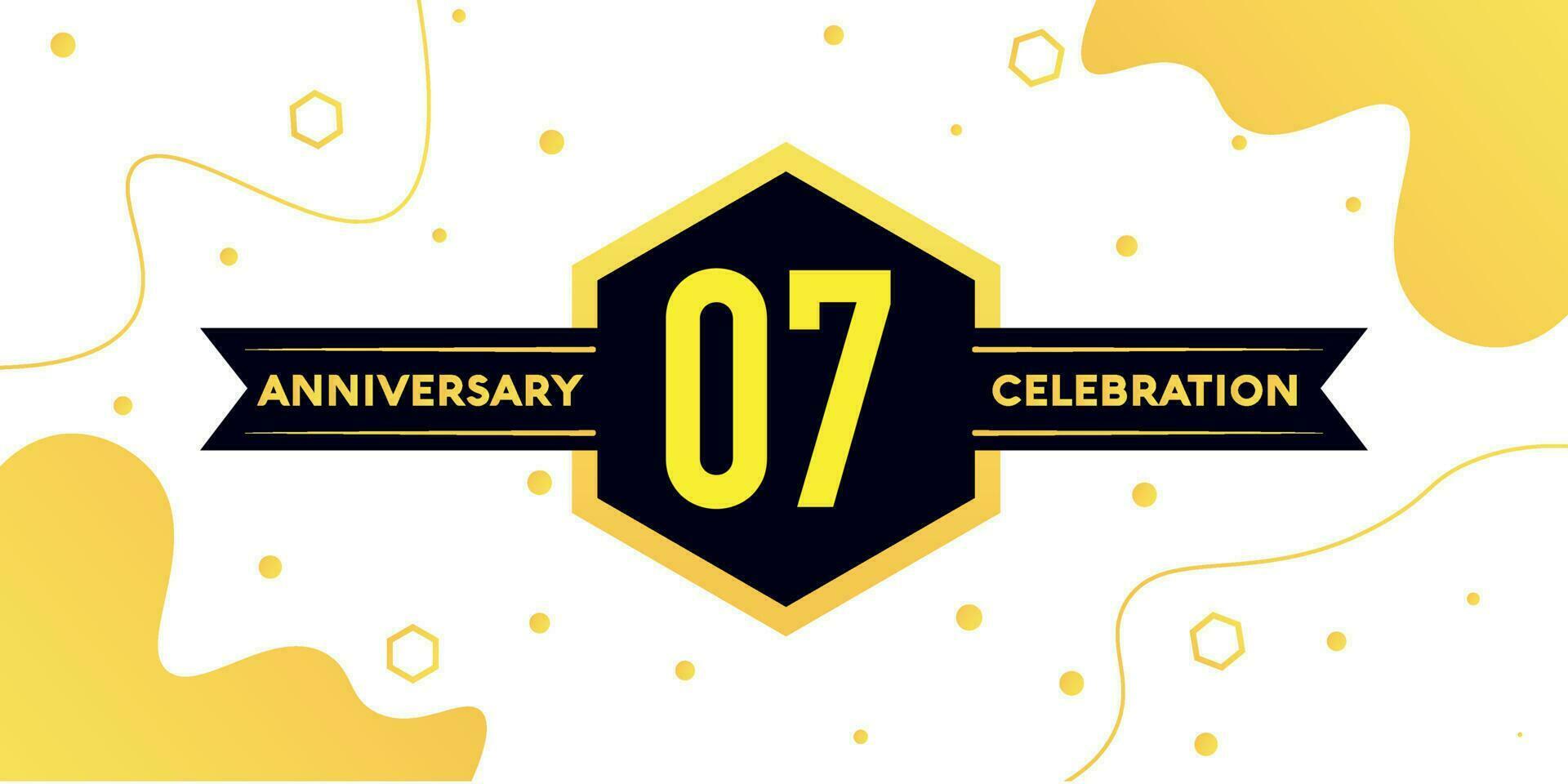 07 jaren verjaardag logo vector ontwerp met geel meetkundig vorm met zwart en abstract ontwerp Aan wit achtergrond sjabloon