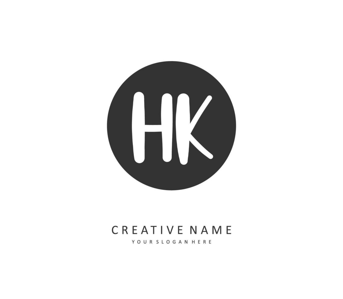 h k hk eerste brief handschrift en handtekening logo. een concept handschrift eerste logo met sjabloon element. vector