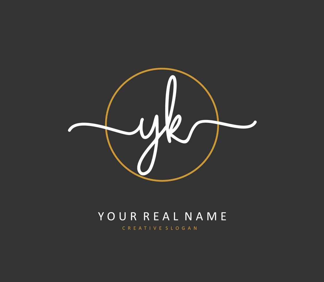 y k yk eerste brief handschrift en handtekening logo. een concept handschrift eerste logo met sjabloon element. vector