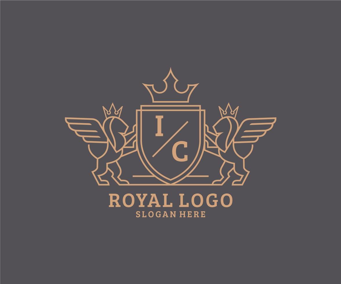 eerste ic brief leeuw Koninklijk luxe heraldisch, wapen logo sjabloon in vector kunst voor restaurant, royalty, boetiek, cafe, hotel, heraldisch, sieraden, mode en andere vector illustratie.