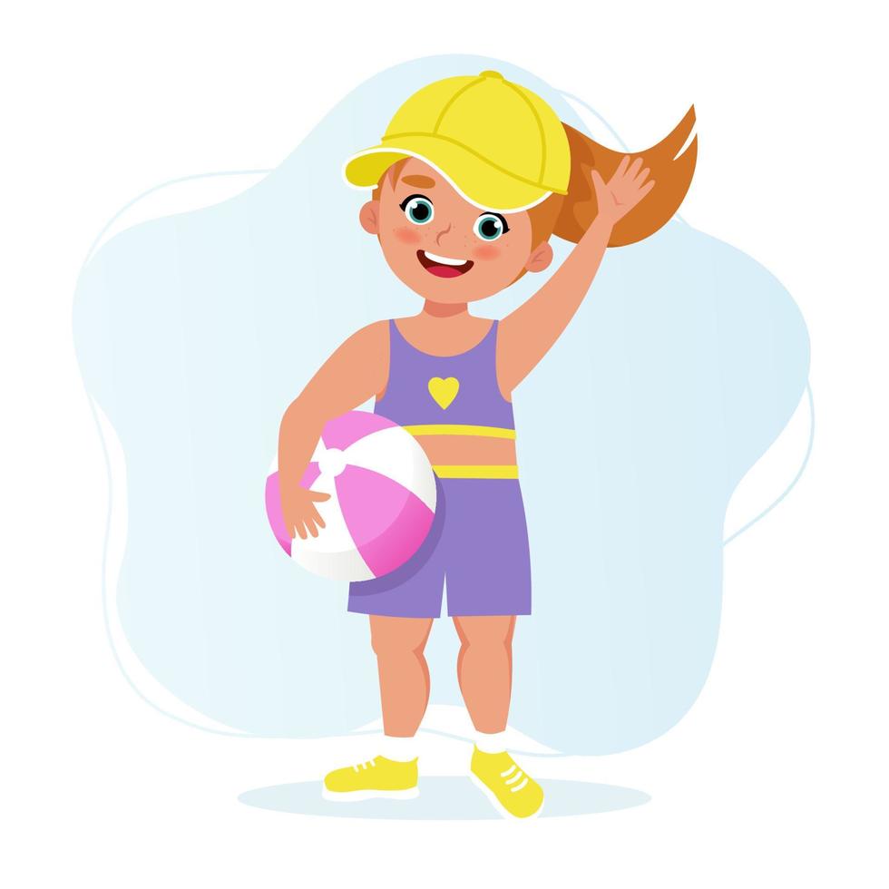 schattig weinig meisje in een t-shirt en shorts met de bal. vector illustratie in tekenfilm vlak stijl