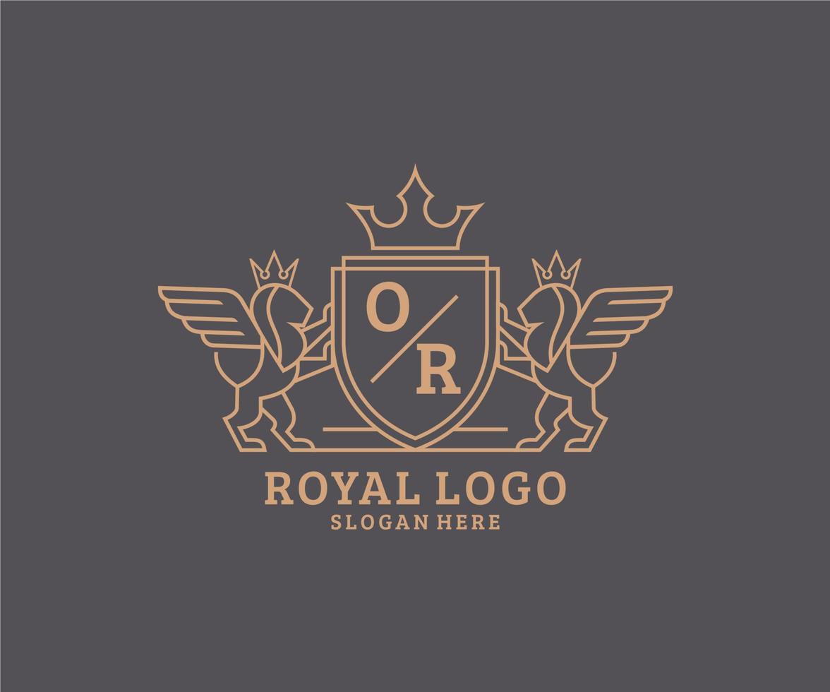 eerste of brief leeuw Koninklijk luxe heraldisch, wapen logo sjabloon in vector kunst voor restaurant, royalty, boetiek, cafe, hotel, heraldisch, sieraden, mode en andere vector illustratie.