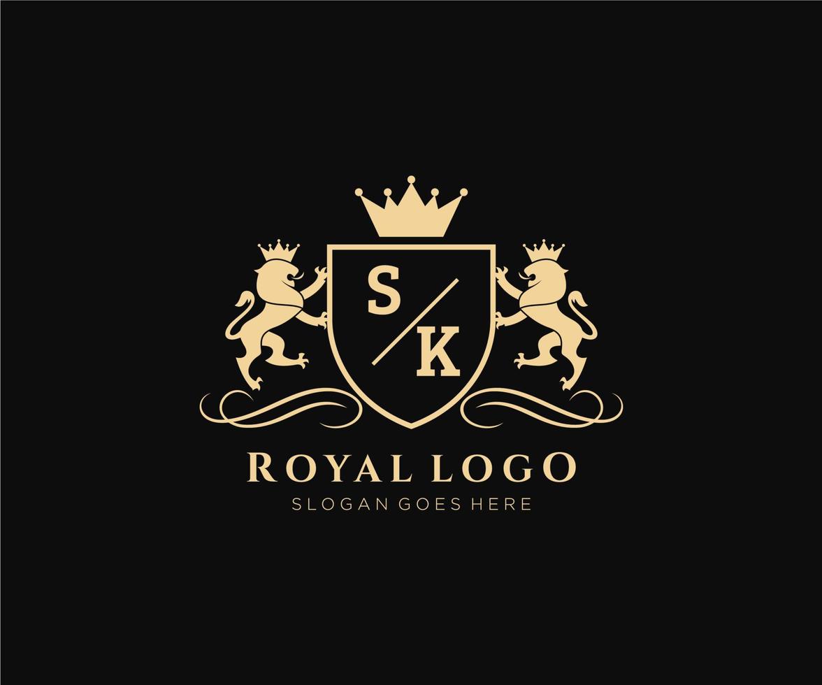 eerste sk brief leeuw Koninklijk luxe heraldisch, wapen logo sjabloon in vector kunst voor restaurant, royalty, boetiek, cafe, hotel, heraldisch, sieraden, mode en andere vector illustratie.