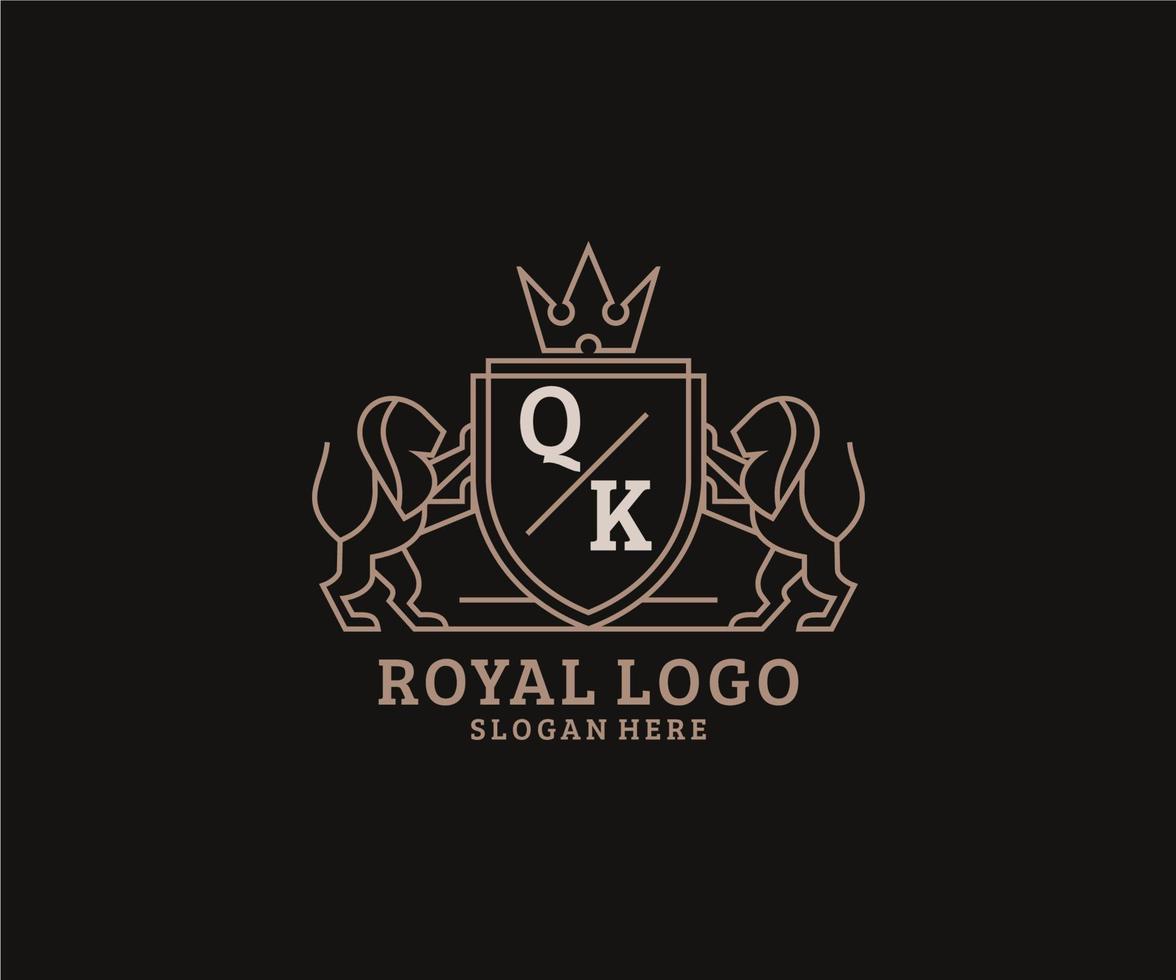 eerste qk brief leeuw Koninklijk luxe logo sjabloon in vector kunst voor restaurant, royalty, boetiek, cafe, hotel, heraldisch, sieraden, mode en andere vector illustratie.