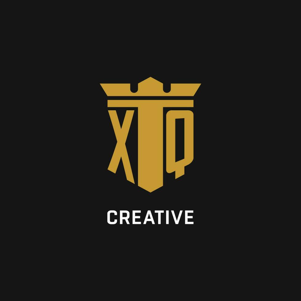 xq eerste logo met schild en kroon stijl vector