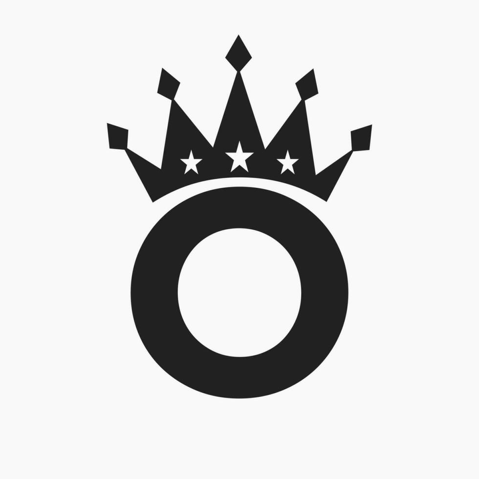 kroon logo Aan brief O luxe symbool. kroon logotype sjabloon vector