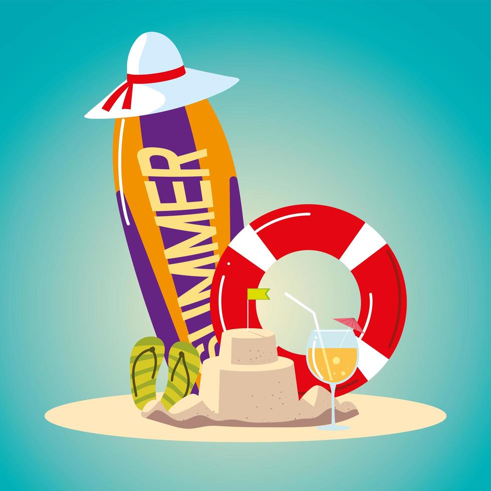 zomervakantie reizen, surfplank drijven zandkasteel hoed cocktail en sandalen vector