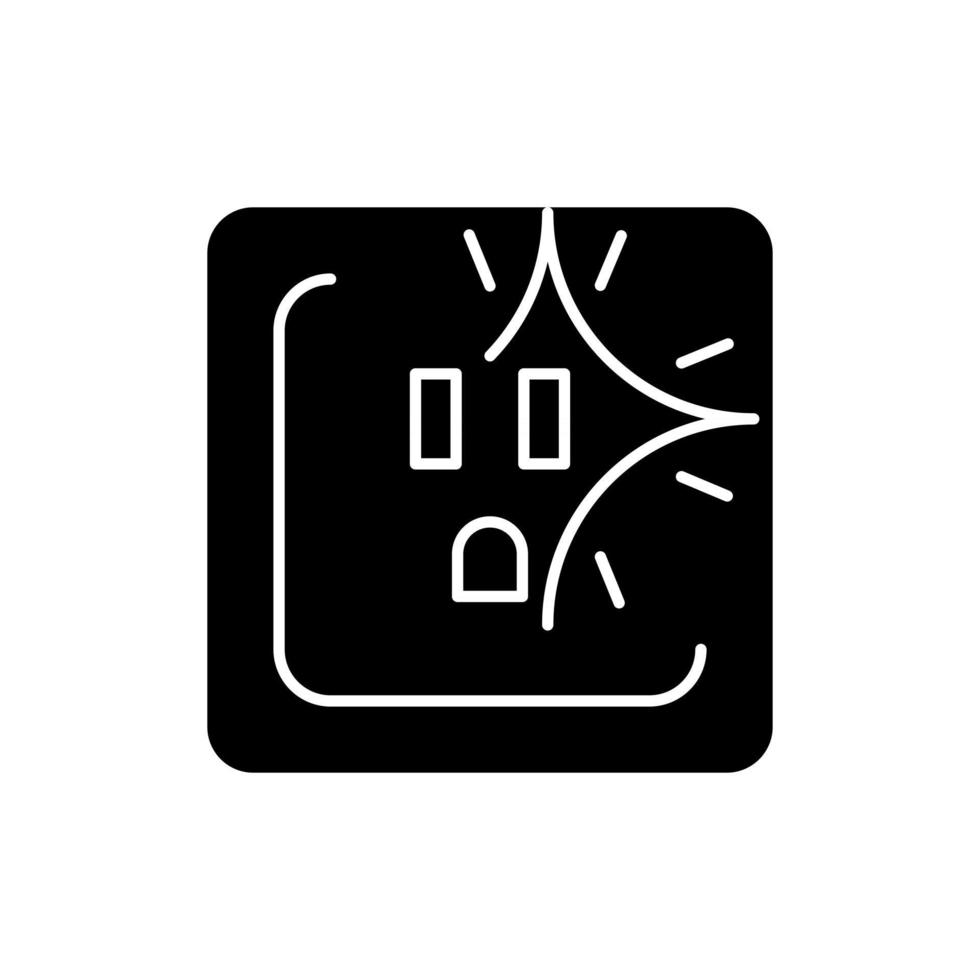 vonkend outlet zwart glyph-pictogram. kortsluiting. krakende geluiden. slechte bedrading. blootstelling aan water. beschadigde elektrische draden. silhouet symbool op witte ruimte. vector geïsoleerde illustratie