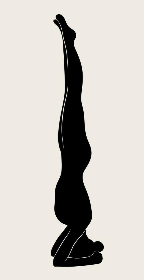 vrouw aan het doen yoga, pilates. slank meisje aan het doen yoga. hand- getrokken zwart silhouet vector illustratie. krijger houding. Gezondheid zorg en levensstijl concept. vrouw yoga.