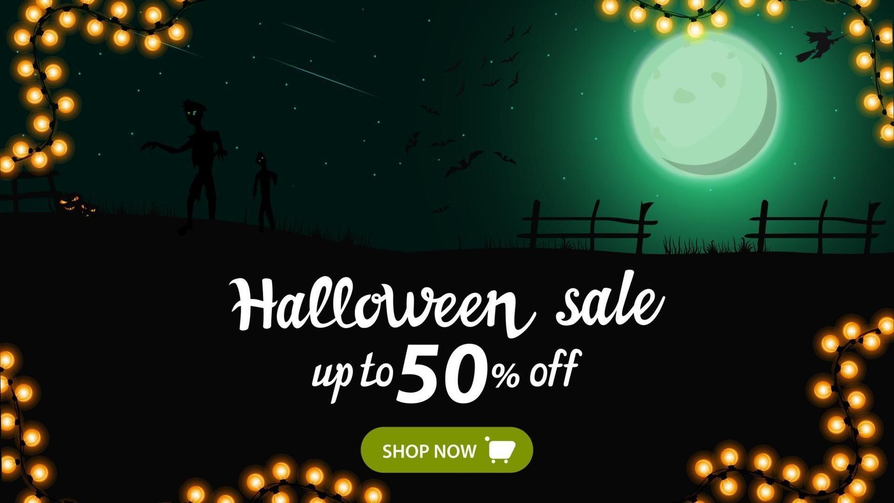 halloween-uitverkoop, tot 50 korting, horizontale kortingsbanner voor uw bedrijf met groen nachtlandschap met groene volle maan, zombie, heksen en pompoenen. vector