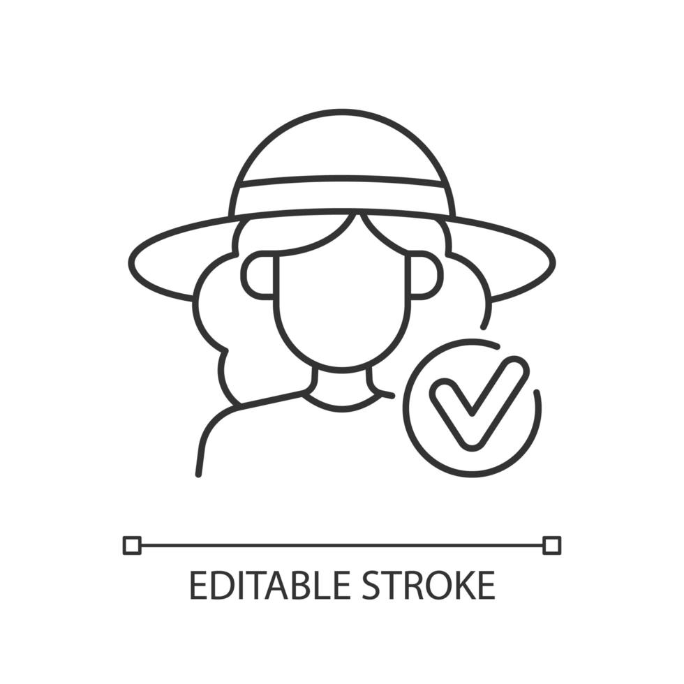 het dragen van breedgerande hoed lineaire pictogram. vrouw in outfit voor strand. preventie van een zonnesteek. dunne lijn aanpasbare illustratie. contour symbool. vector geïsoleerde overzichtstekening. bewerkbare streek