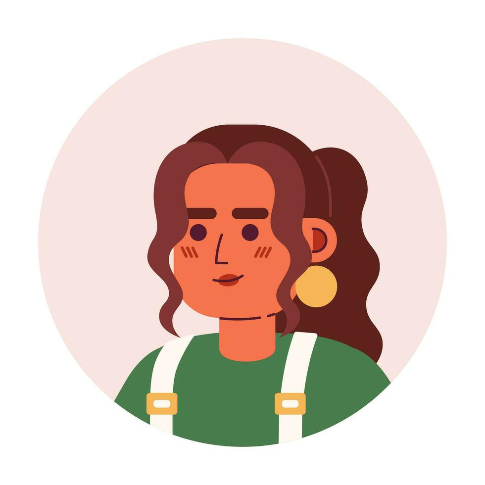 gekruld haar- latina meisje ontspannen glimlachen 2d vector avatar illustratie. poseren Latijns Amerikaans jong volwassen vrouw tekenfilm karakter gezicht. gewoontjes hoofdschot vlak kleur gebruiker profiel beeld geïsoleerd Aan wit