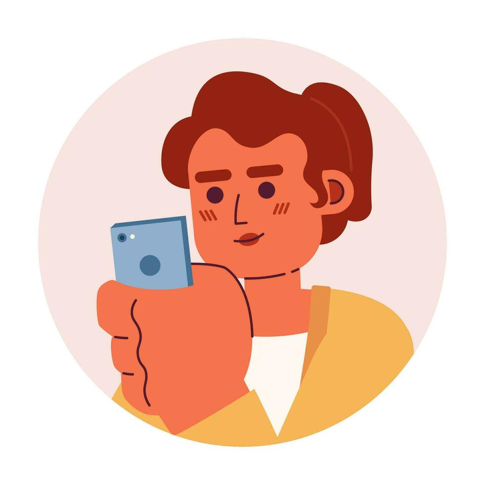 smartphone vrouw spaans midden volwassen 2d vector avatar illustratie. telefoon scrollen latina professioneel tekenfilm karakter gezicht. mobiel internet gebruiker vlak kleur gebruiker profiel beeld geïsoleerd Aan wit