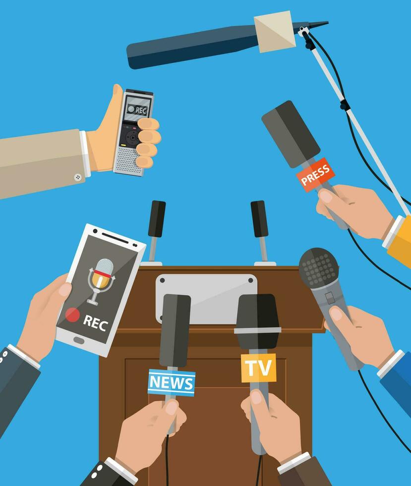 podium, tribune en handen van journalisten met microfoons en digitaal stem recorders. druk op conferentie concept, nieuws, media, journalistiek. vector illustratie in vlak stijl