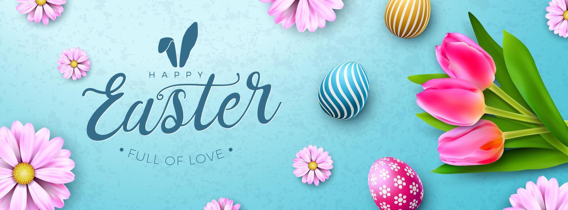gelukkig Pasen vakantie ontwerp met geschilderd ei en voorjaar tulp bloem Aan natuur blauw achtergrond. Internationale religieus vector viering banier illustratie met typografie voor groet kaart of